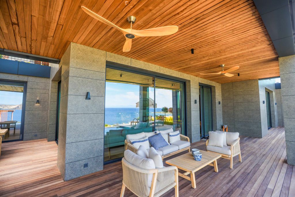 Property photo 2 of 23 Beautiful Seafront Yalikavak Residences And Villas Â€“ Large Balconies