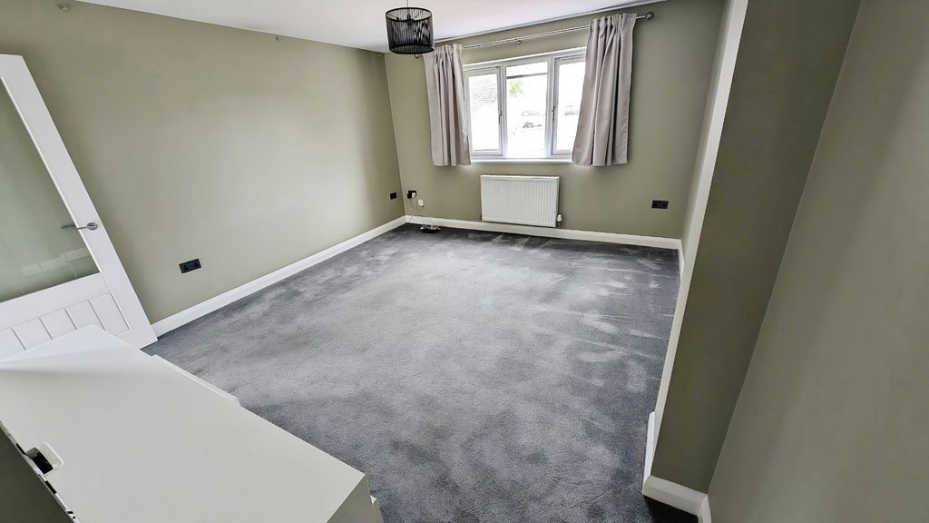 Property photo 3 of 16 Pbox-Img.Jpg