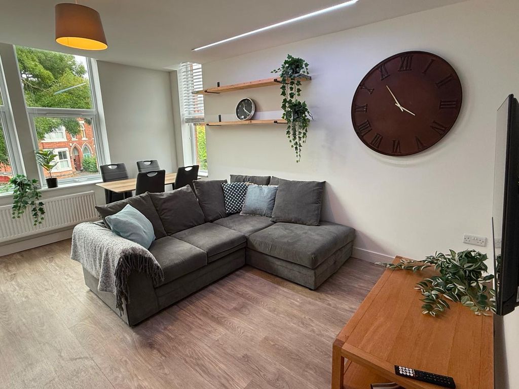 Property photo 3 of 5 9c0d76F3-43c9-493E-A5d1-3Dba2F51c48B