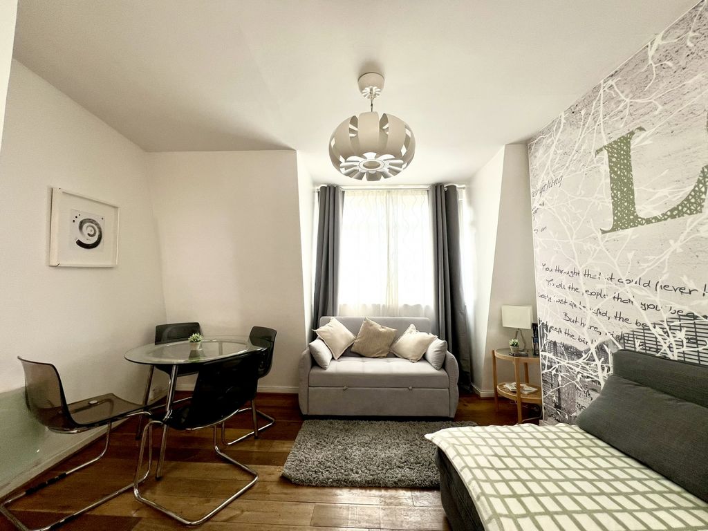 Property photo 3 of 10 Gallery