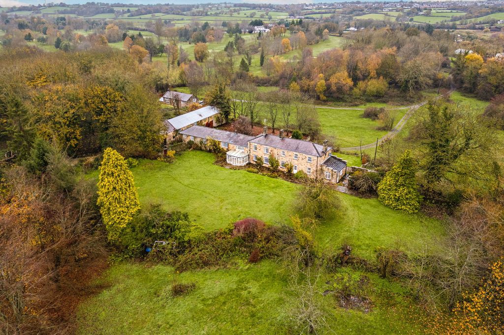 Property photo 3 of 32