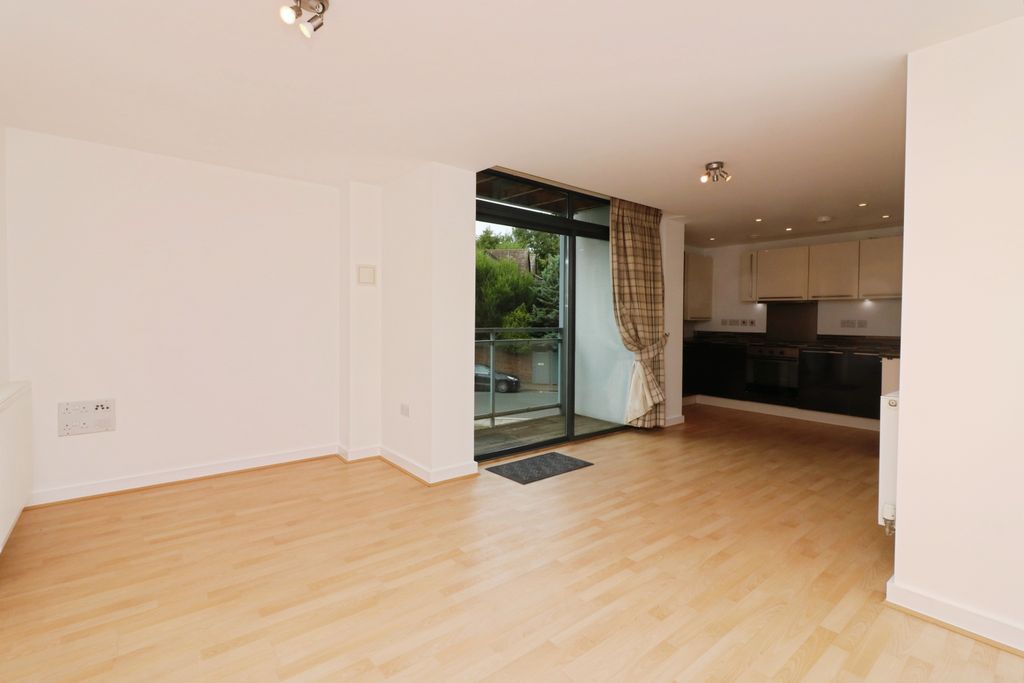 Property photo 2 of 8