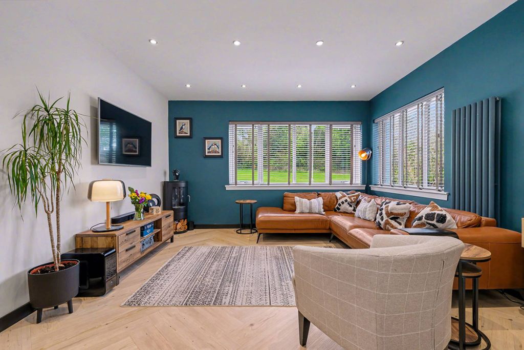 Property photo 2 of 36