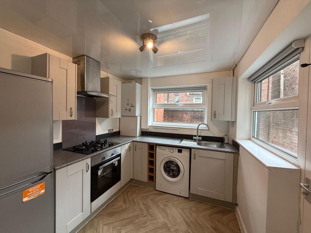 Property photo 2 of 8 Kitchen