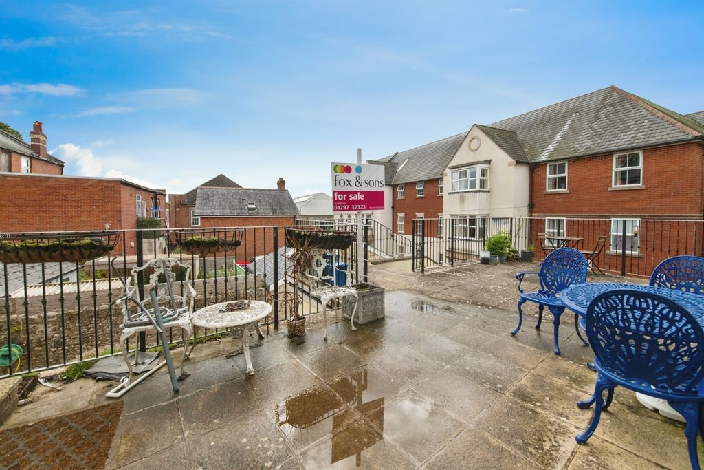 Property photo 3 of 17