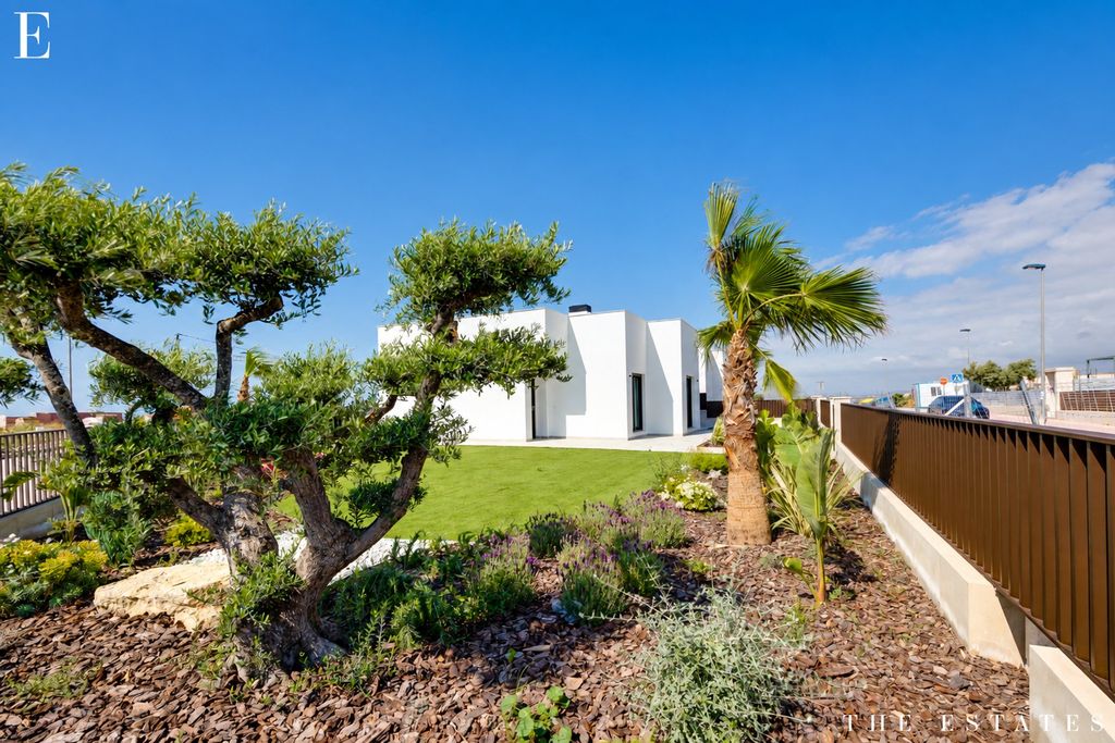 Property photo 1 of 31 New Build Single Storey Villas With Sea Views