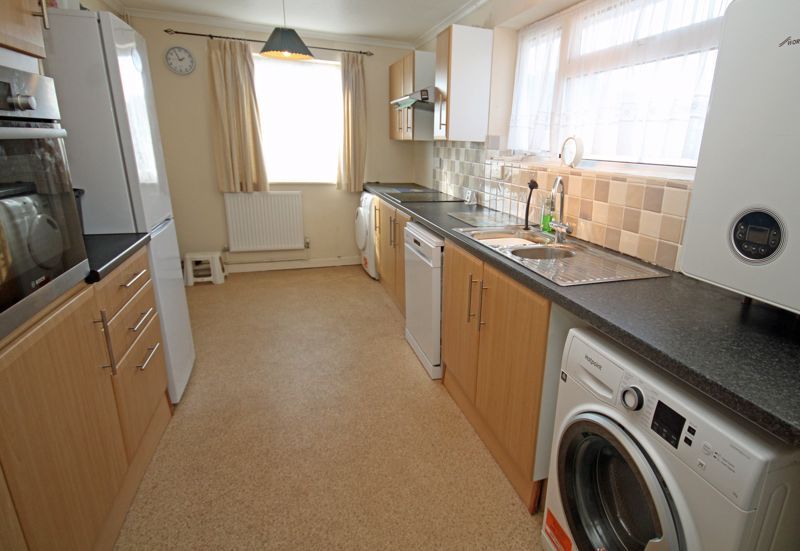 Property photo 2 of 11 Kitchen