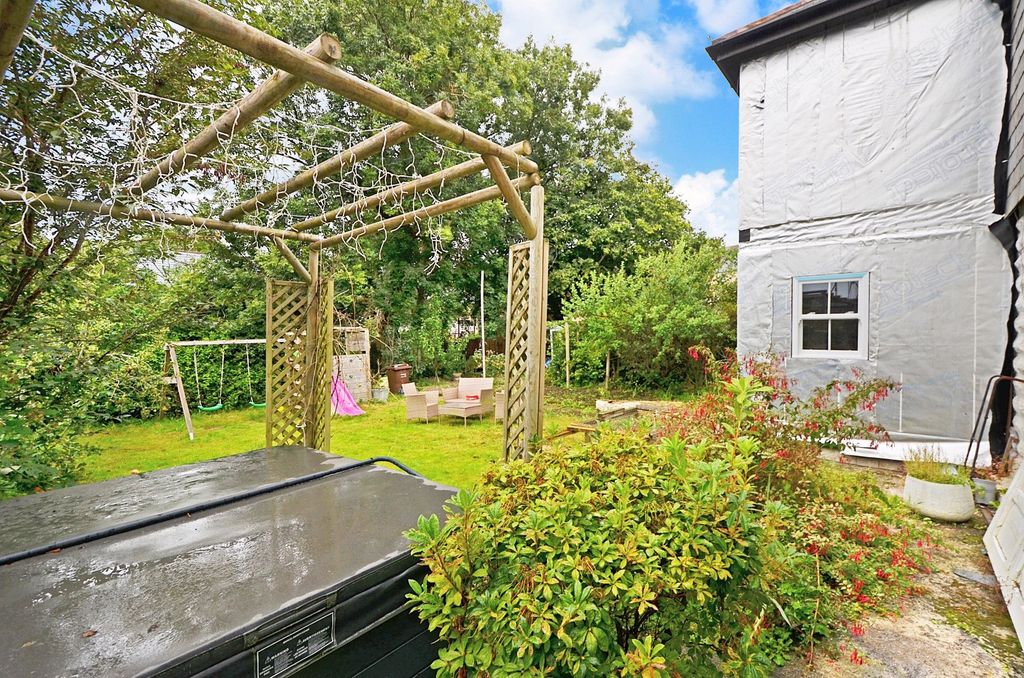 Property photo 2 of 24 Photo 13