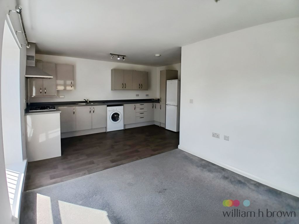 Property photo 3 of 9 Kitchen