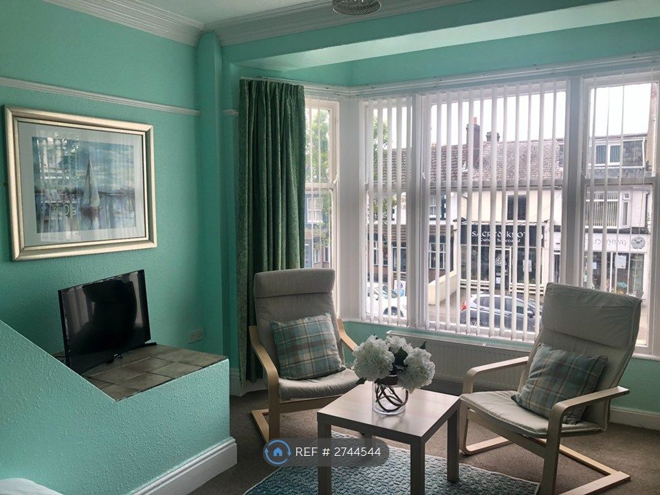 Property photo 1 of 11 Lounge