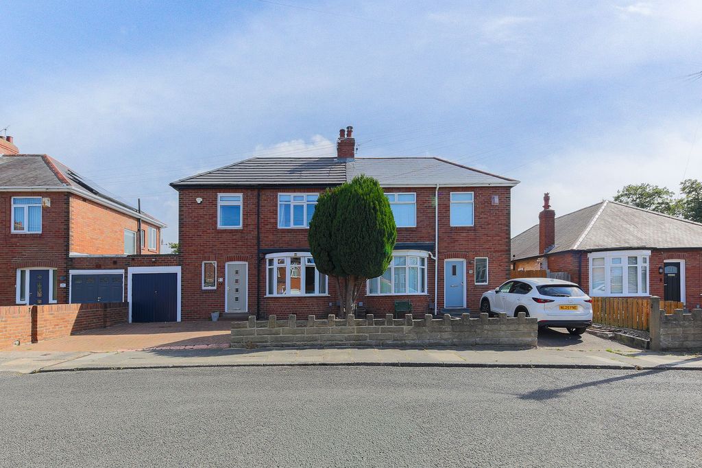 Property photo 1 of 16 External