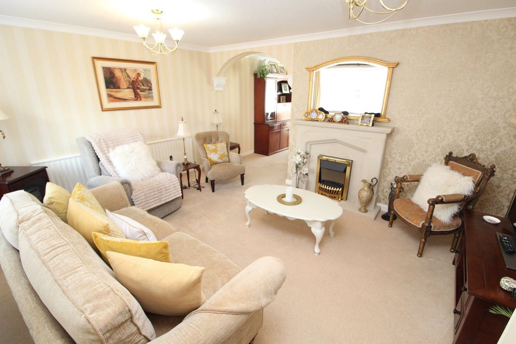 Property photo 3 of 18