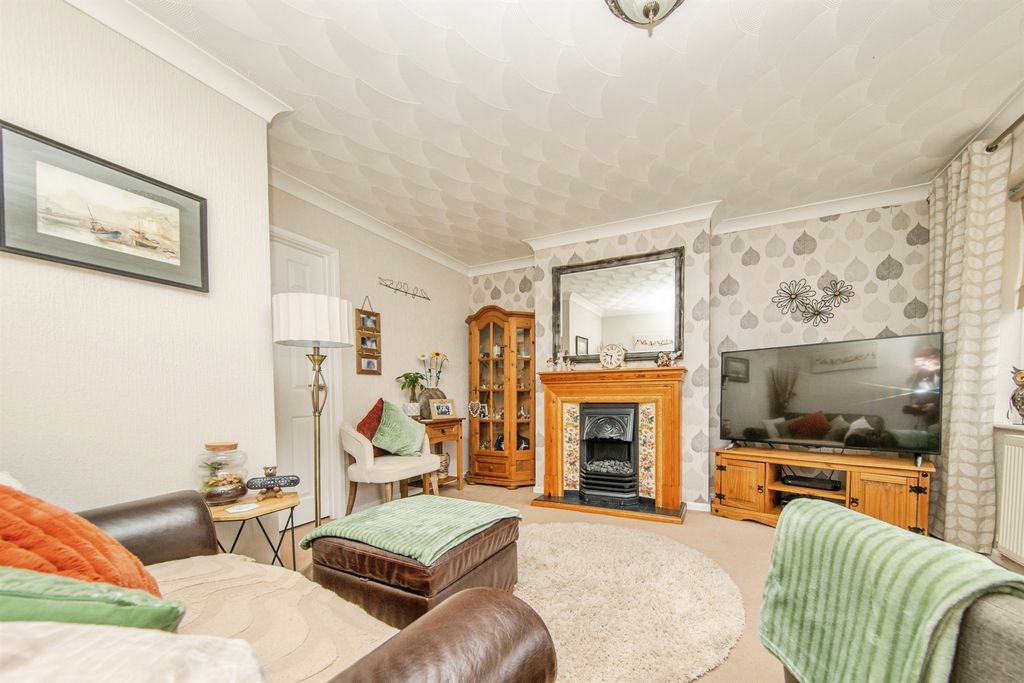 Property photo 3 of 19