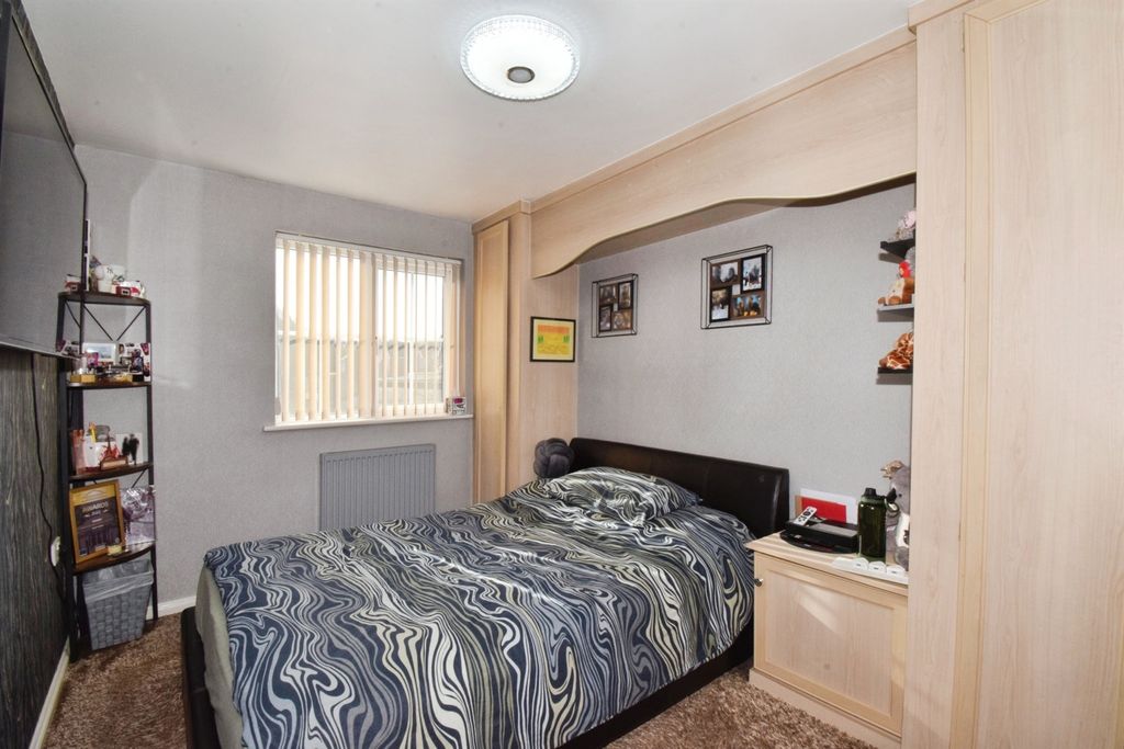 Property photo 3 of 17