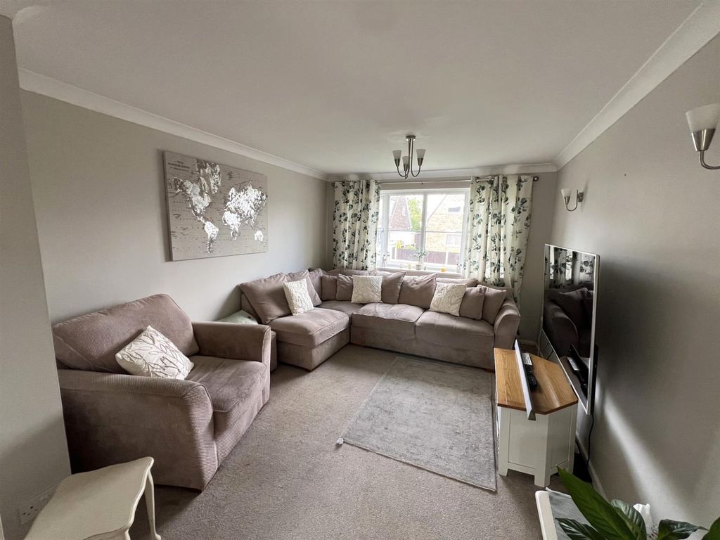 Property photo 2 of 17 Thumbnail_Img_5865.Jpg