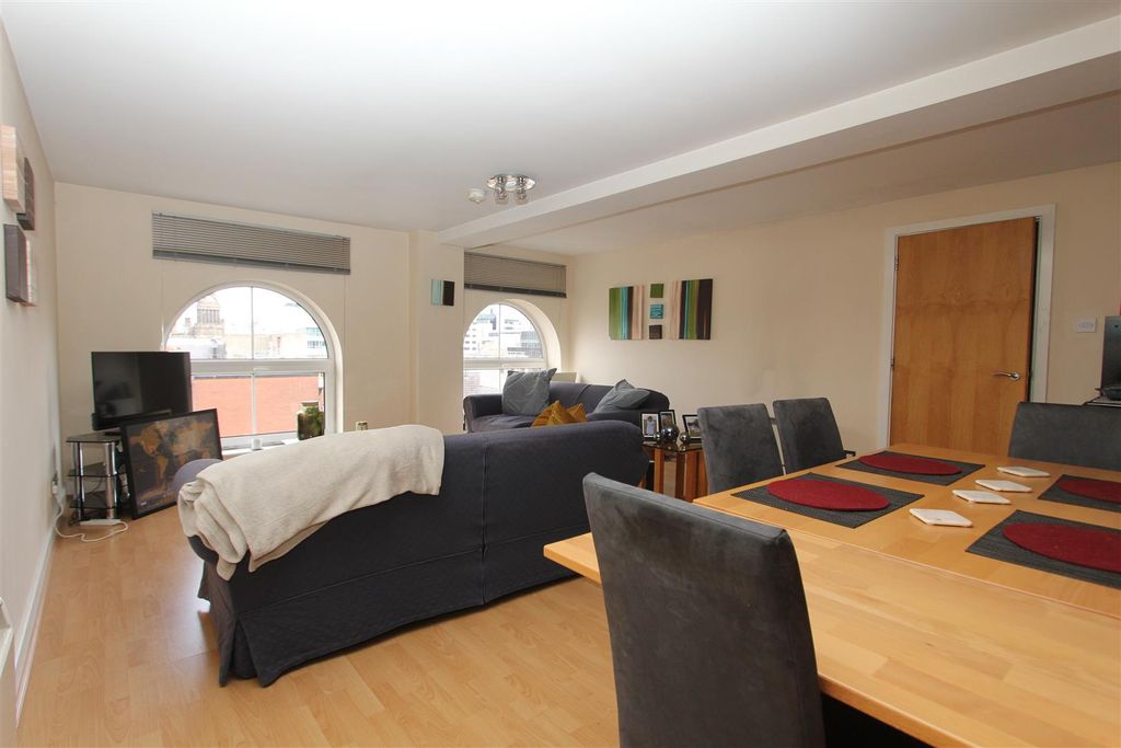 Property photo 3 of 10 Lr1.Jpg