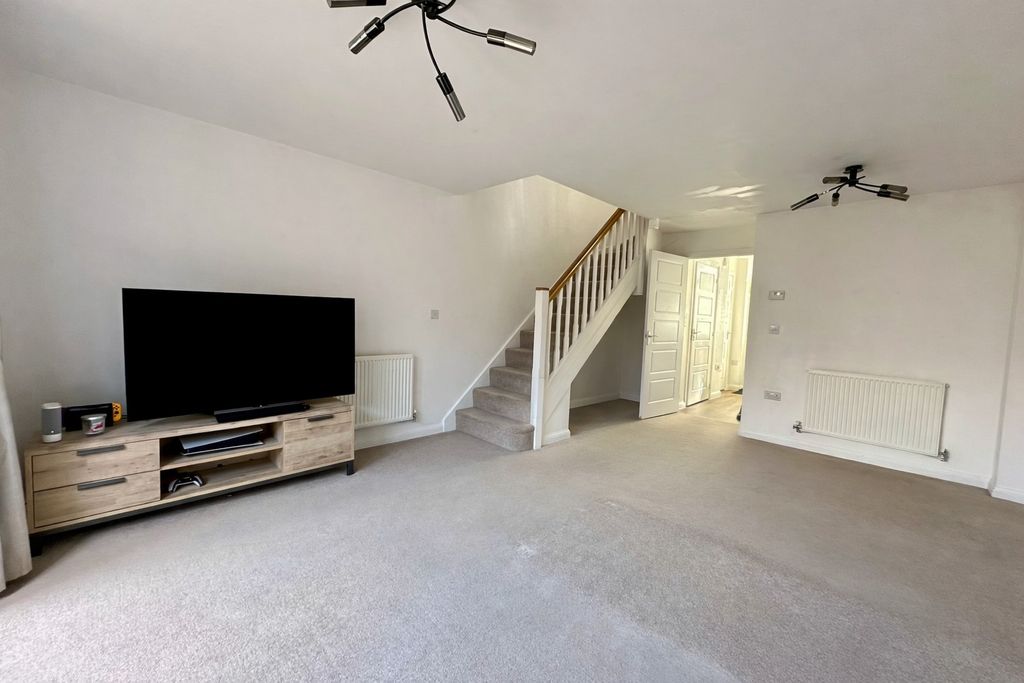 Property photo 3 of 12 Photo 3