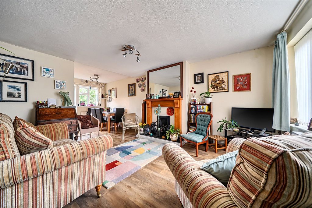 Property photo 2 of 22 Picture No. 16