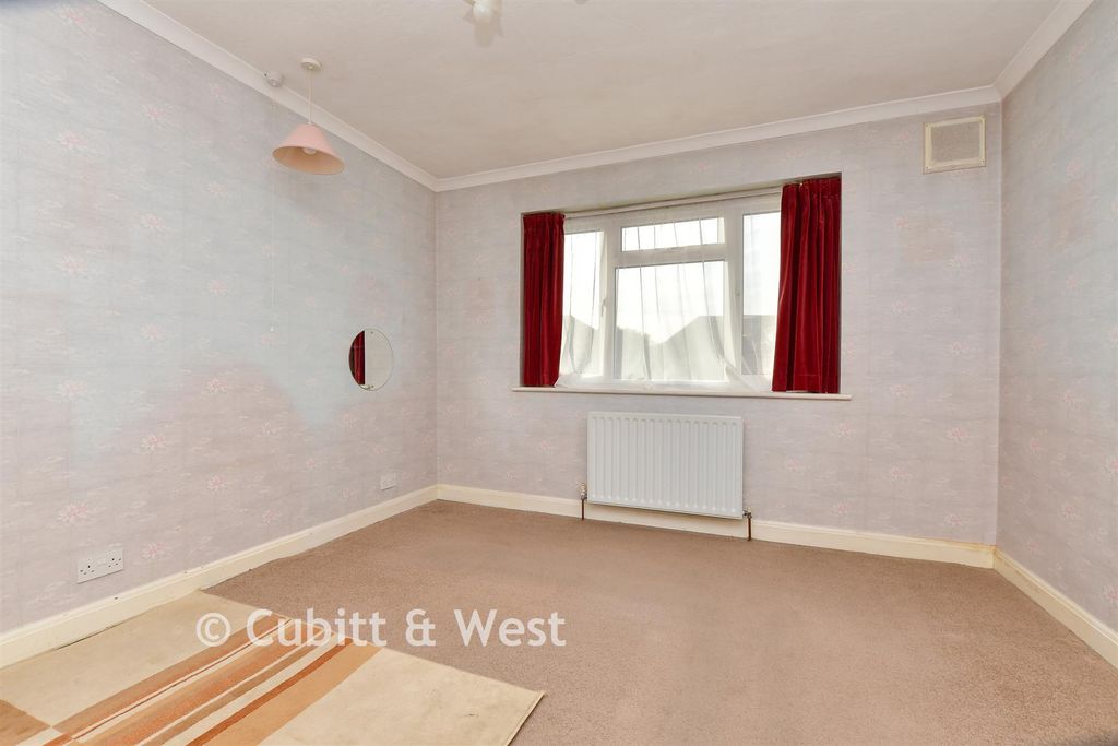 Property photo 3 of 8 Bedroom 1