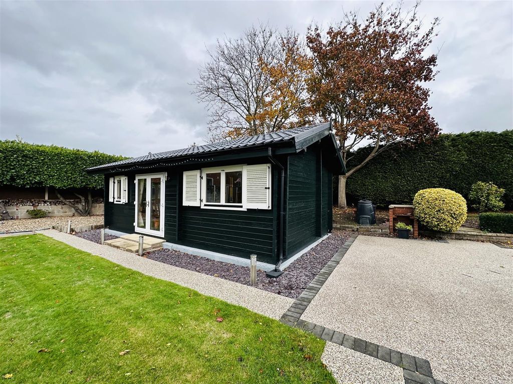 Property photo 3 of 33 Cabin.Jpg