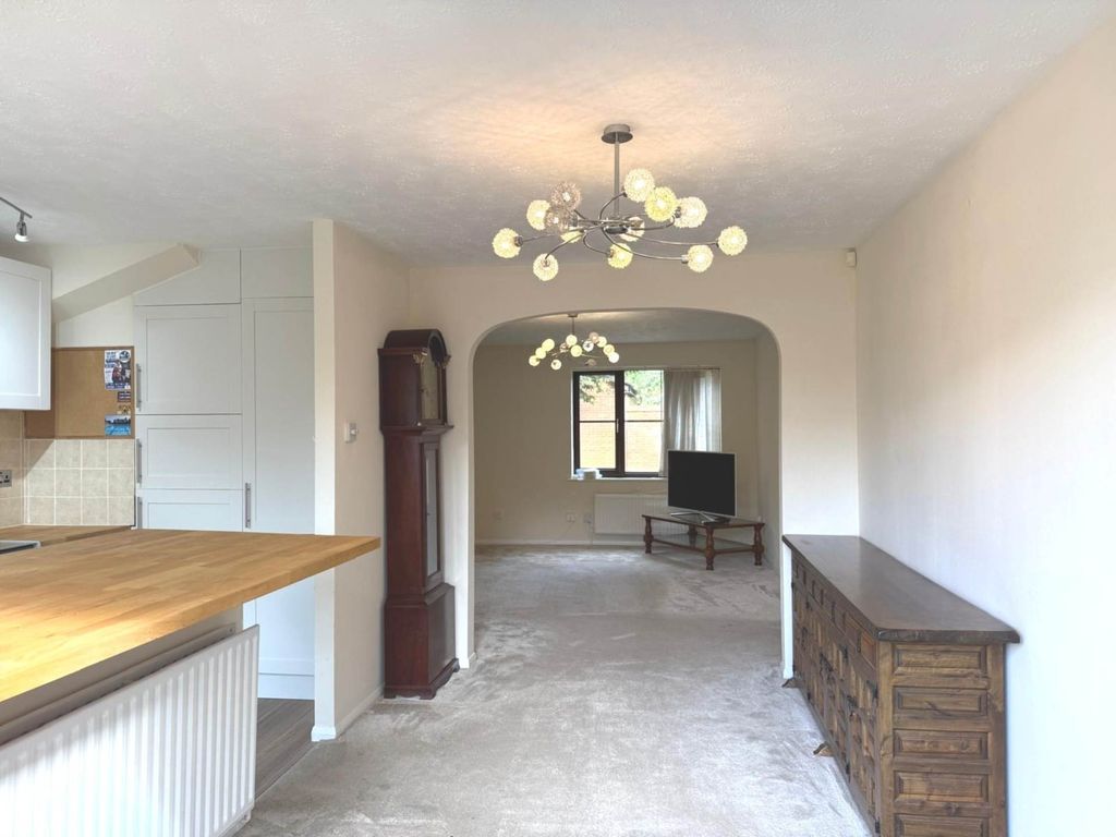 Property photo 3 of 14