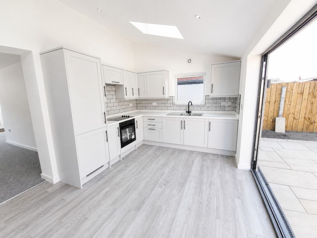 Property photo 2 of 13 Dining Kitchen