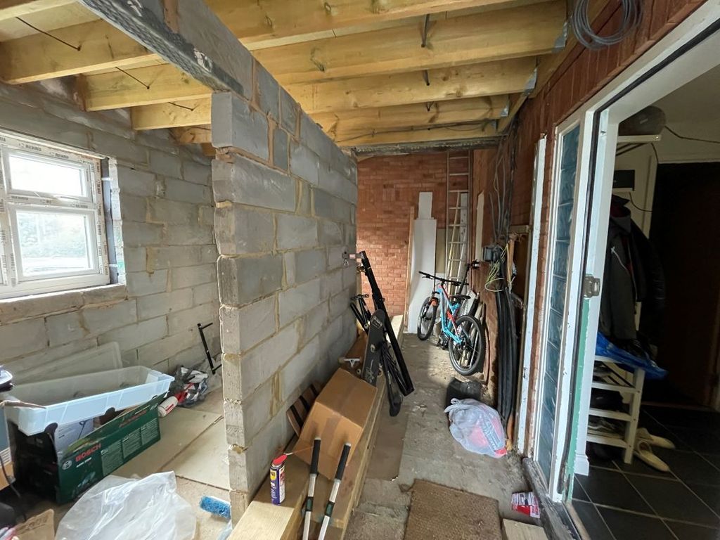 Property photo 3 of 25