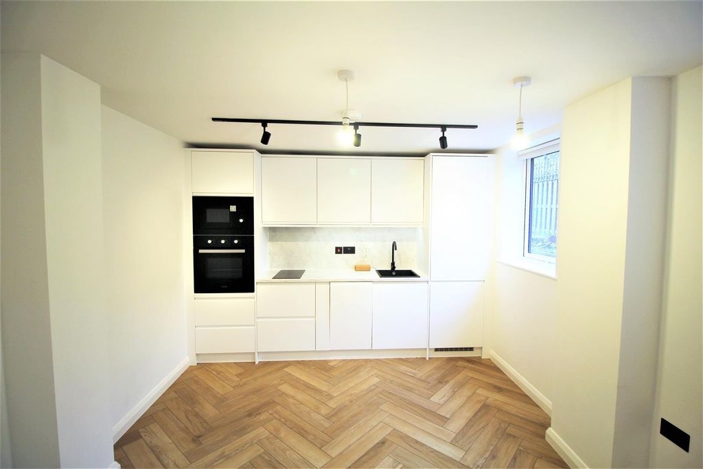 Property photo 3 of 6 Img_1406.Jpg