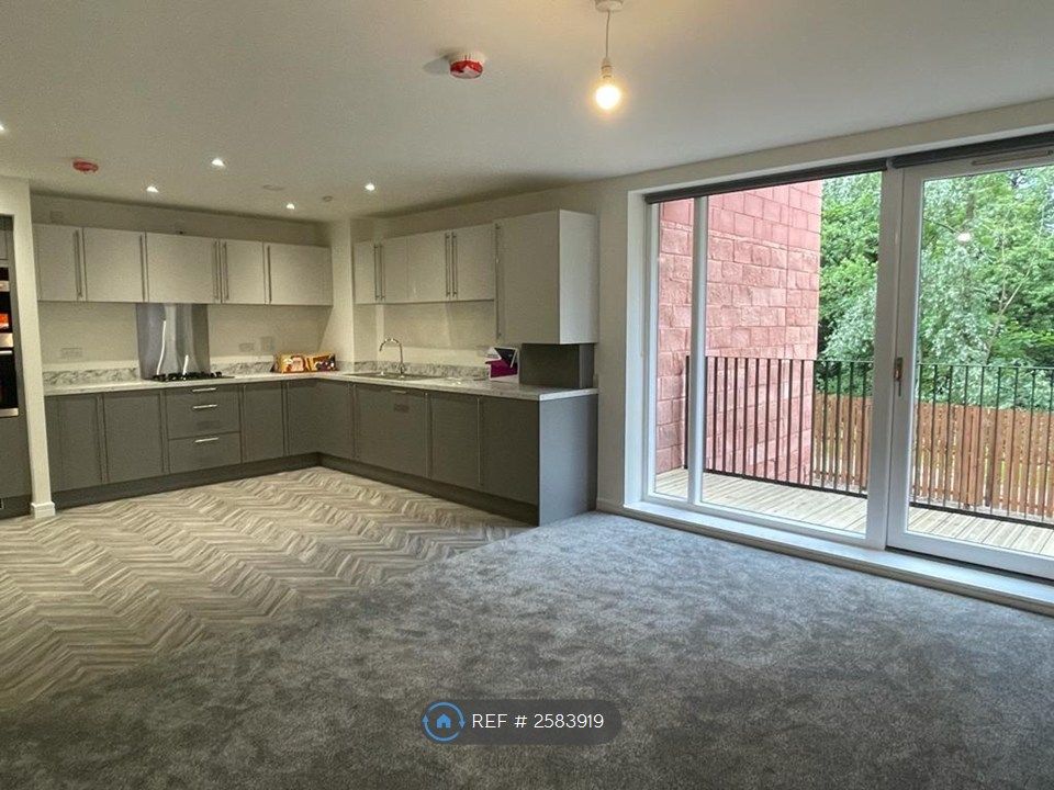Property photo 3 of 12 Kitchen And Family