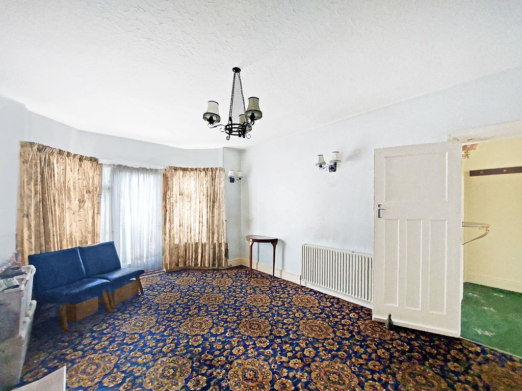 Property photo 3 of 13 5501592