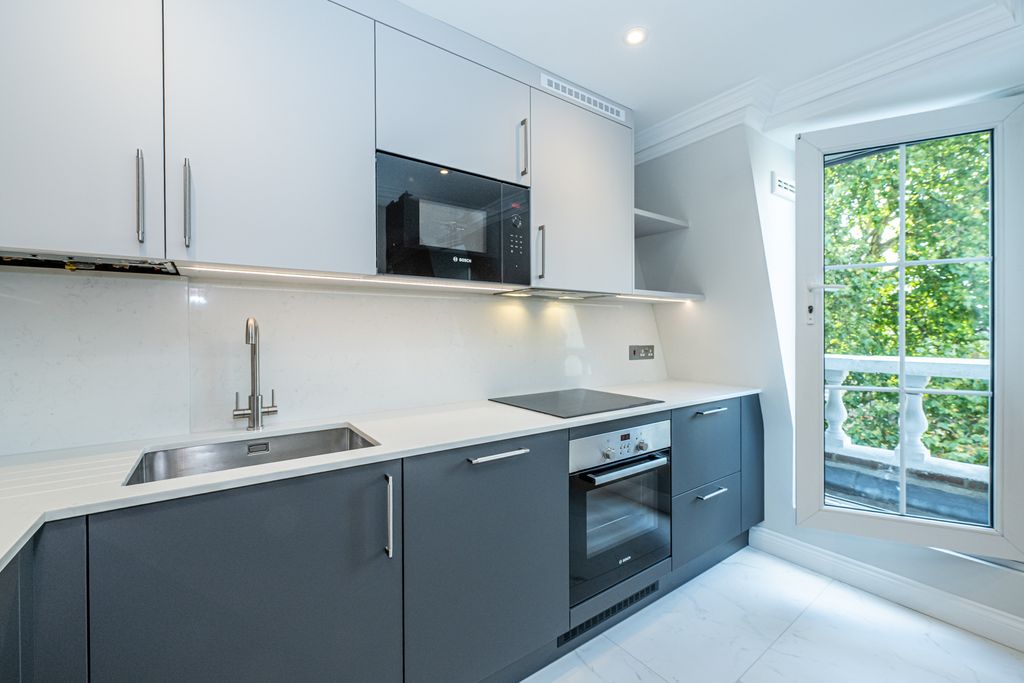 Property photo 2 of 13 Ashburn Place 7@34-006 Lr