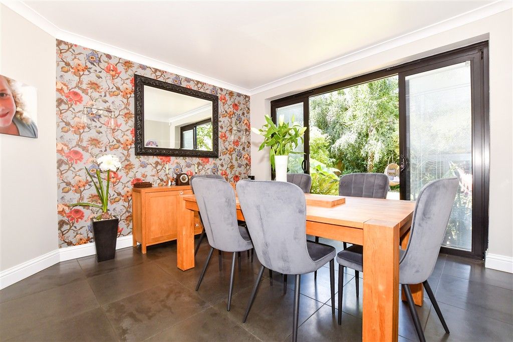 Property photo 3 of 18 Dining Area