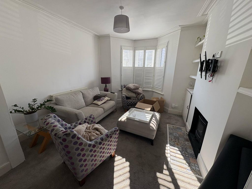 Property photo 1 of 5 Living Room