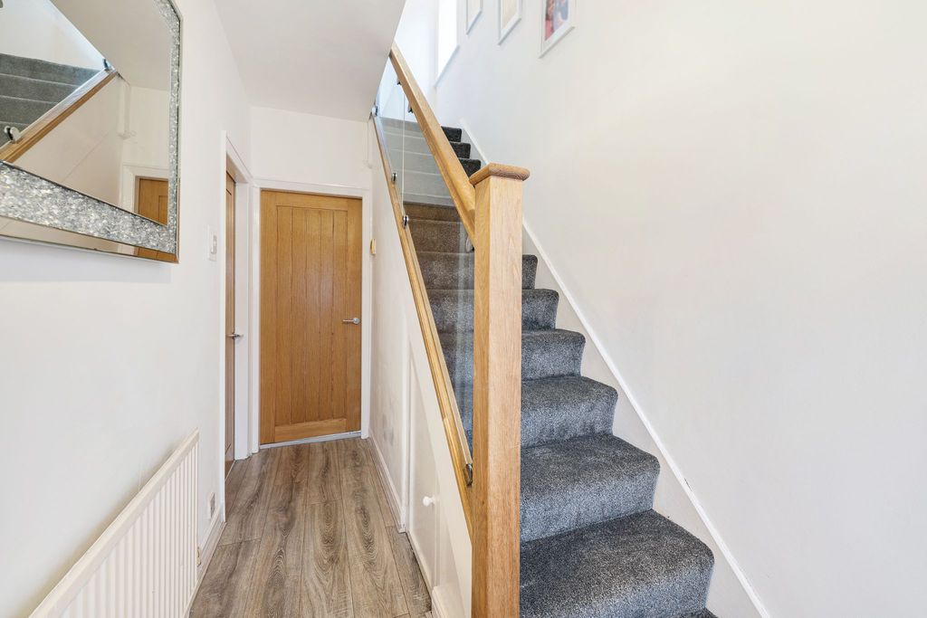 Property photo 3 of 21 Photograph 6