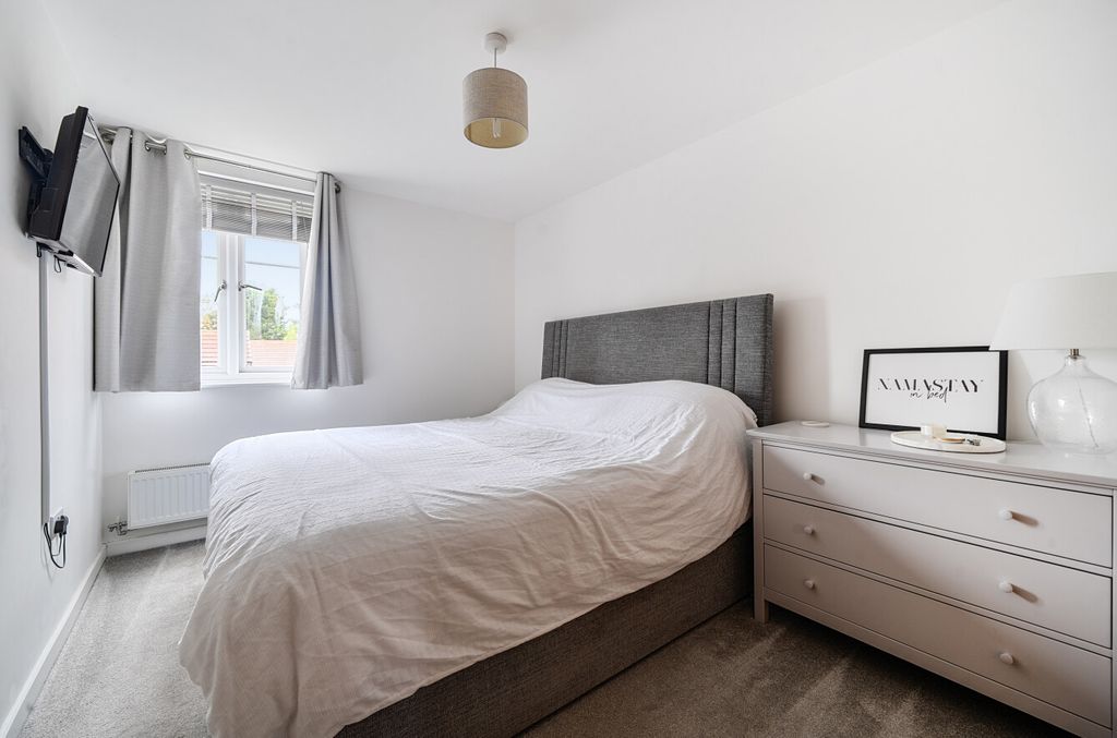 Property photo 3 of 15 1349062-8-68Ca77E...