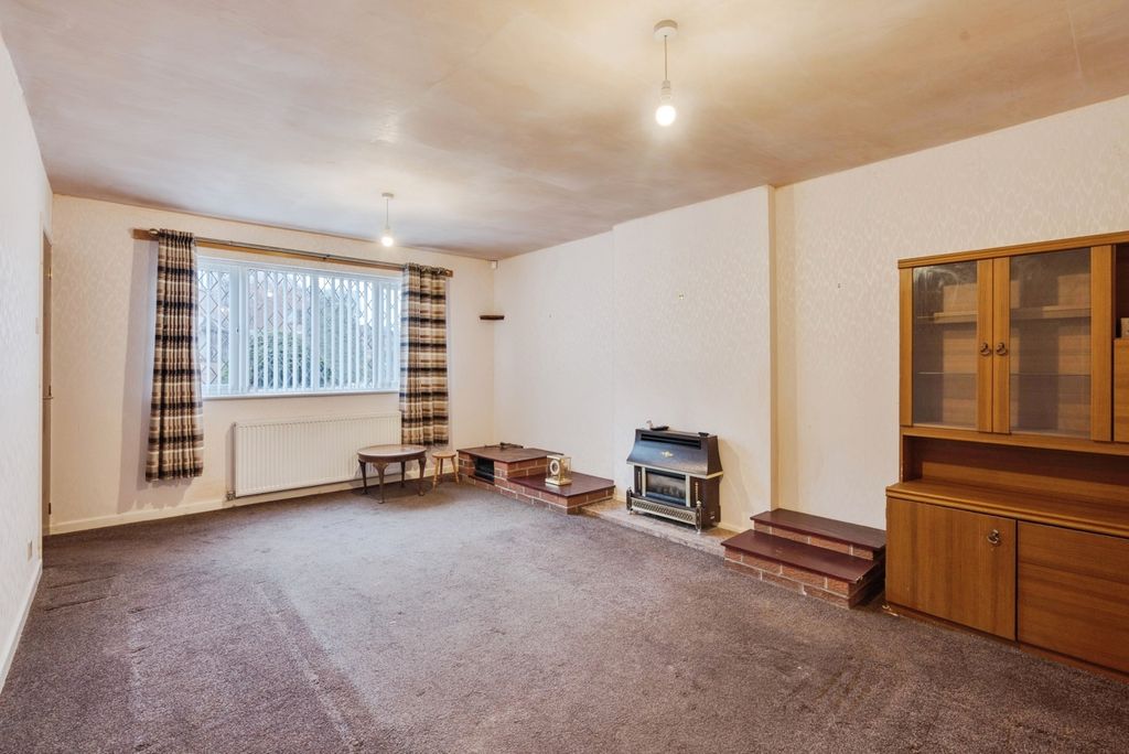 Property photo 3 of 17 Pbox-Img.Jpg