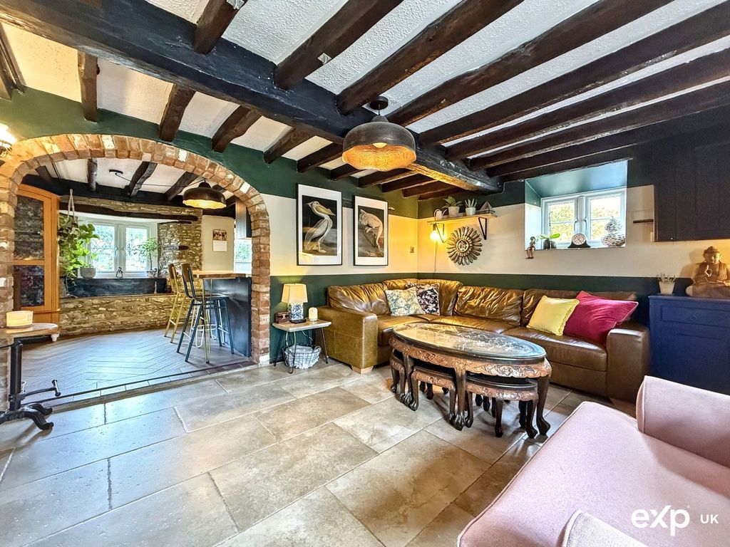Property photo 3 of 17