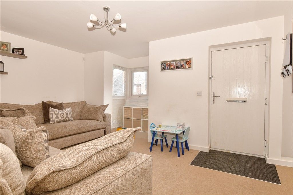 Property photo 2 of 14 Lounge