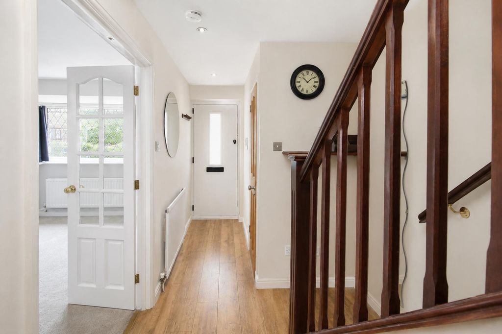 Property photo 2 of 31