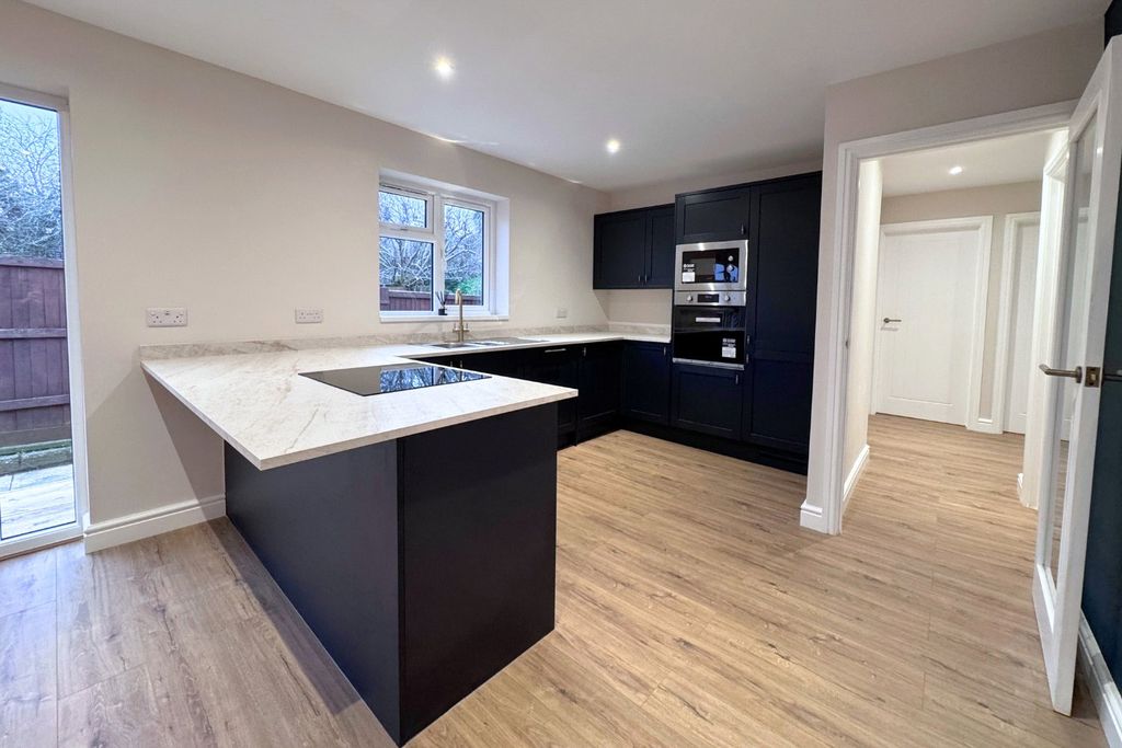 Property photo 1 of 16 Picture No. 30