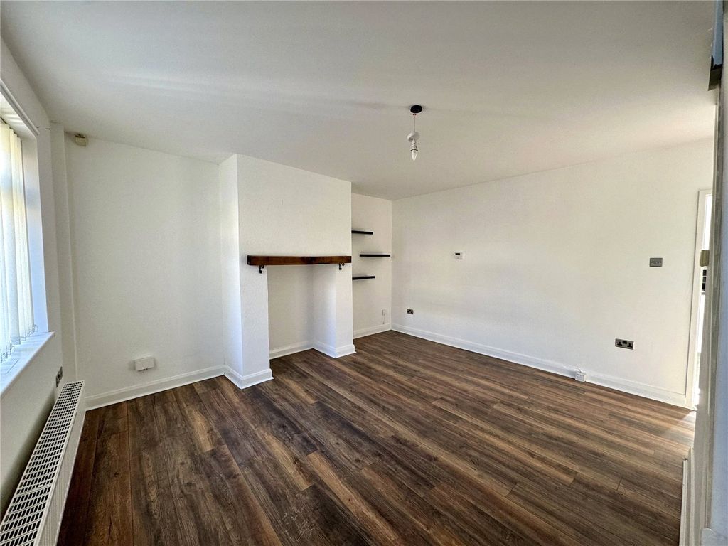 Property photo 2 of 11 Picture No. 20