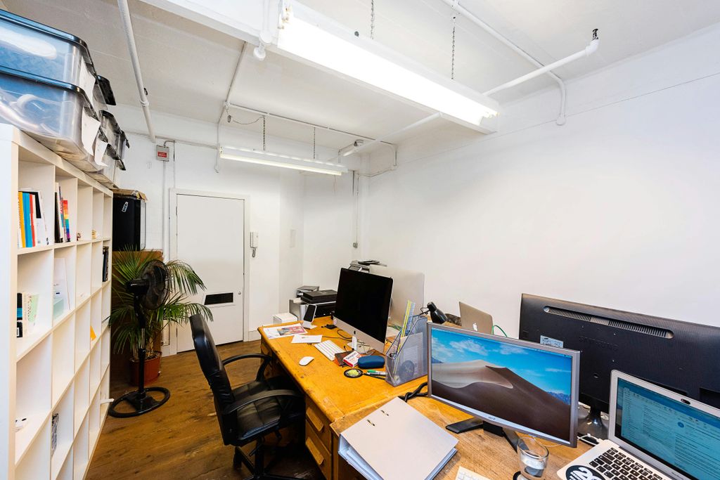Property photo 2 of 5 Hoxton Street Unit 13.Jpg