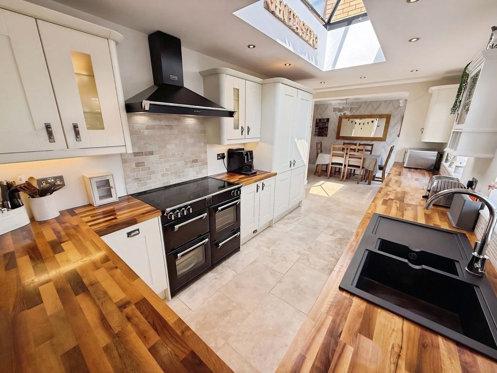Property photo 2 of 46 Pbox-Img.Jpg