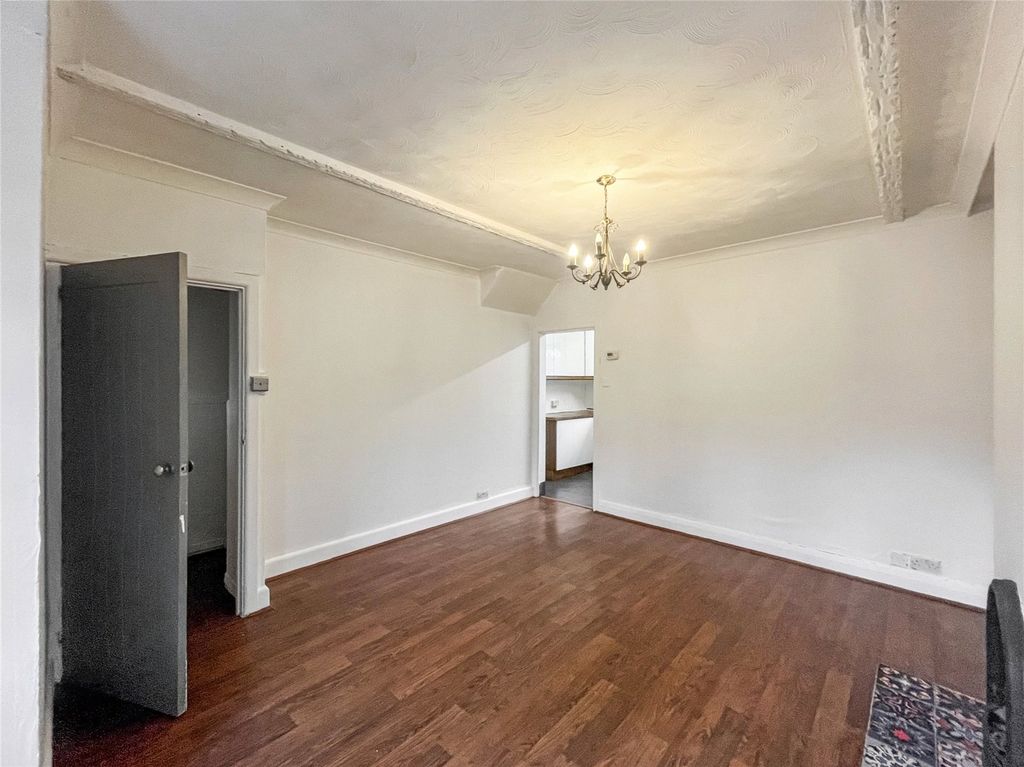 Property photo 2 of 11 Picture No. 10