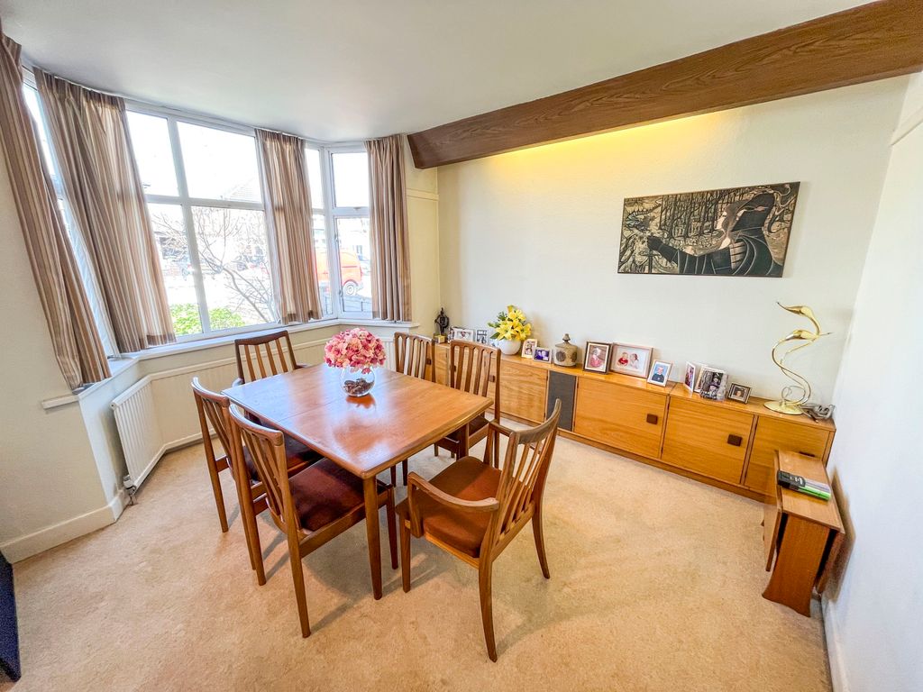 Property photo 3 of 16 Dining Room