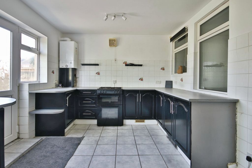 Property photo 2 of 27 3654417