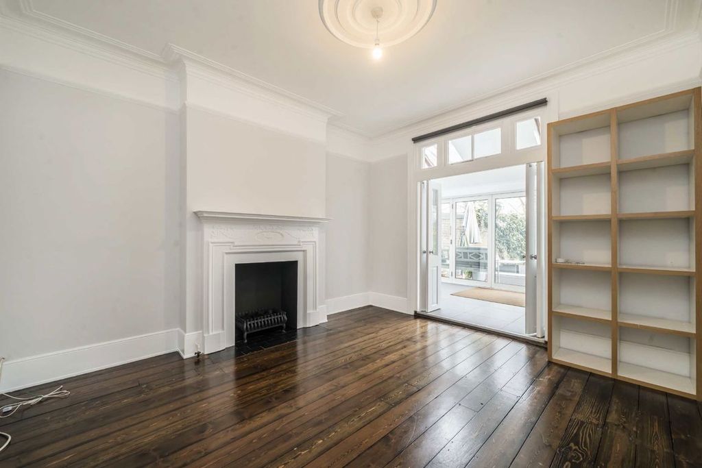 Property photo 3 of 6