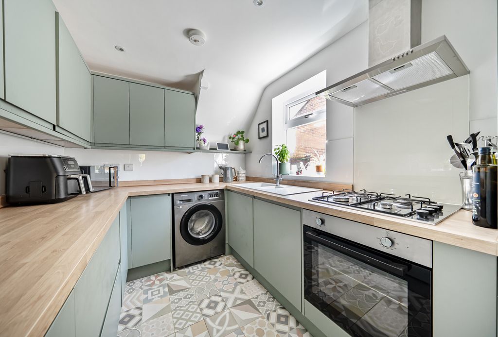 Property photo 3 of 20 Kitchen