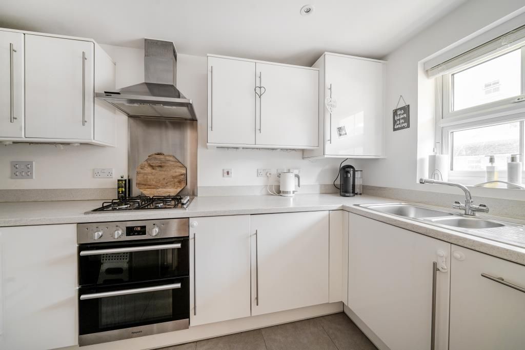 Property photo 3 of 20 Kitchen