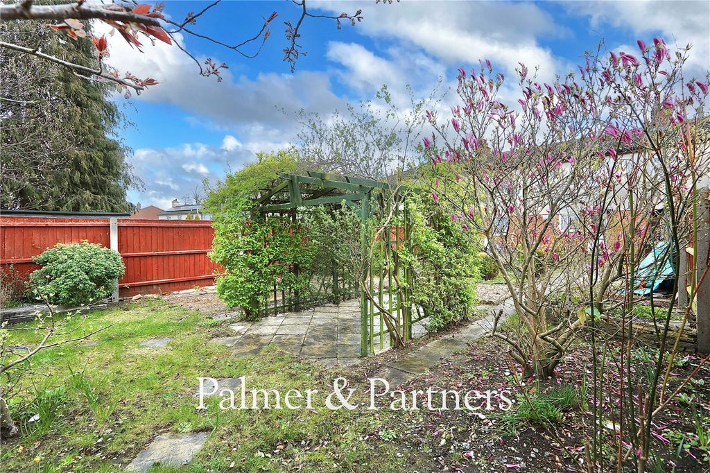 Property photo 3 of 28 Picture No. 03